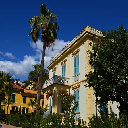 Fuer 4 Personen In * Alassio