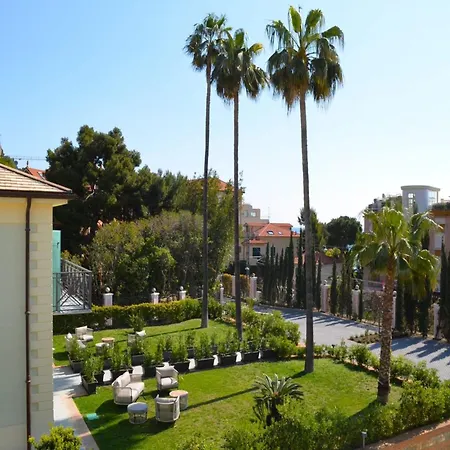 Fuer 4 Personen In Apartment Alassio